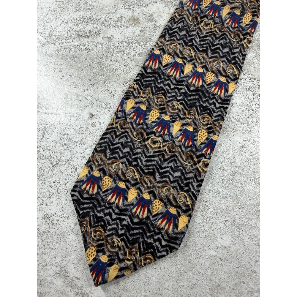The Metropolitan Museum Of Art Tie Mens One Size Gray Geometric Pointed Necktie